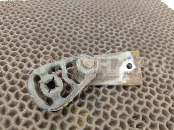 Кронштейн глушителя BMW X5 