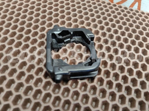 Кронштейн датчика дождя на стекле BMW 3er 