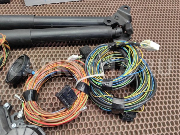 Электро-привод багажника BMW X1 