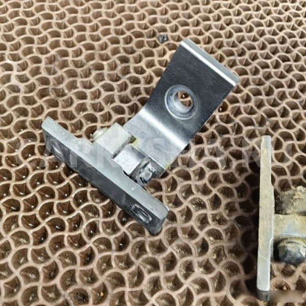 Петли двери BMW X5 