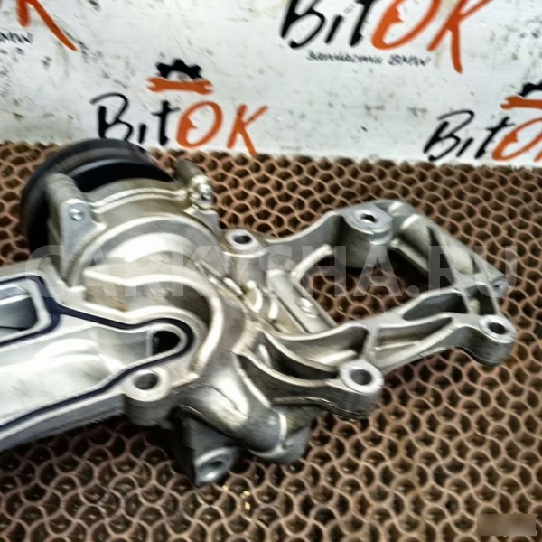 Помпа с кронштейном BMW X1 