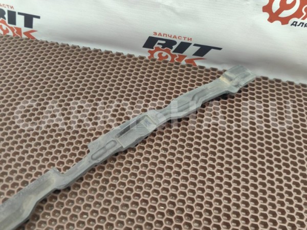 Уплотнитель крыла BMW X5 