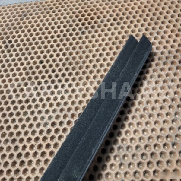 Уплотнитель стекла BMW X3 