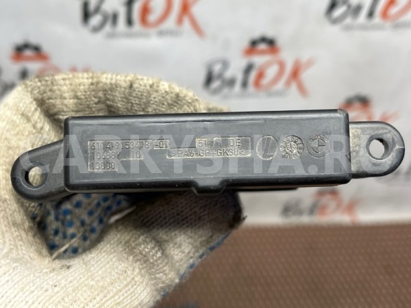 Распределитель B+ под капотом BMW 7er 