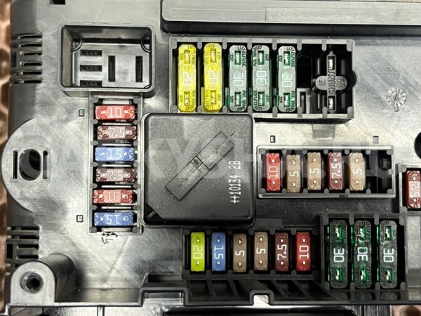 Блок предохранителей BMW 7er 