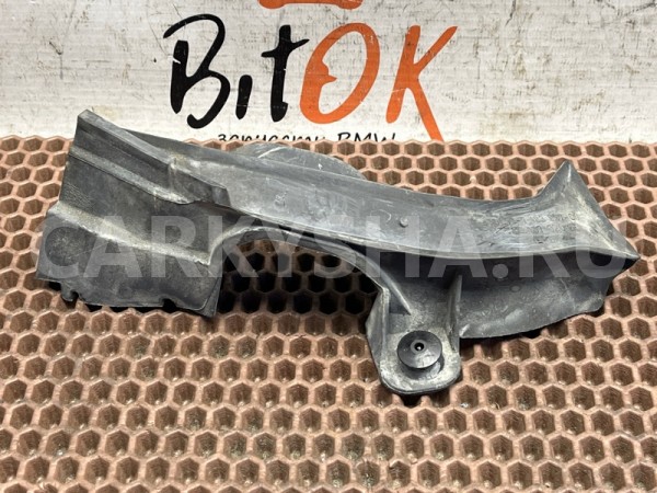 Уплотнитель капота боковой BMW 7er 