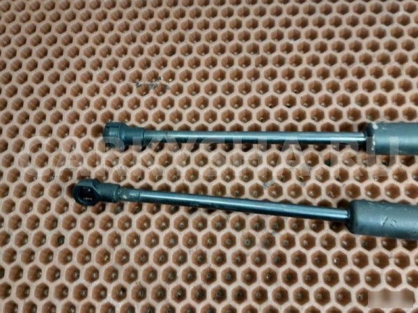 Газовый амортизатор капота BMW X1 