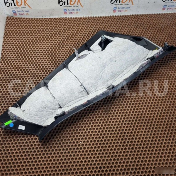 Накладка стойки BMW X1 