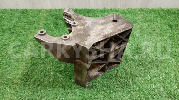 Кронштейн насоса ГУР Audi A8 2004 Audi 200 оригинальный номер 077260885N