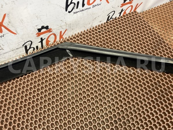 Уплотнитель двери BMW X5 