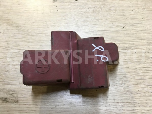 Крышка плюсовой клеммы Toyota Yaris II Хэтчбек 5 дв. оригинальный номер 8262152120