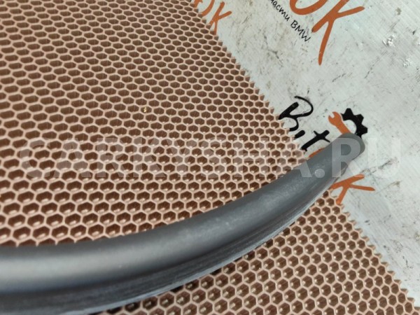 Уплотнительная резинка капота BMW 5er 