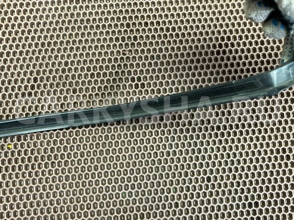 Уплотнитель двери BMW X6 