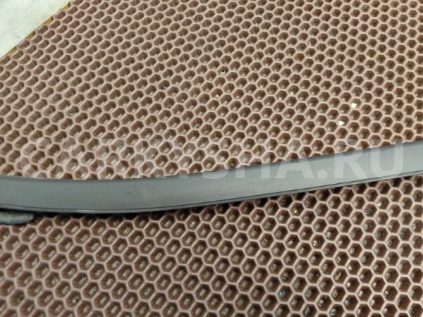 Молдинг стекла BMW X1 