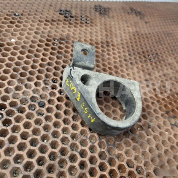 Кронштейн дополнительной помпы BMW 5er 