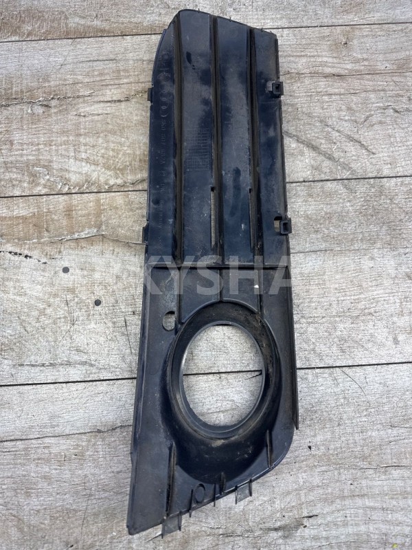 Решетка ПТФ в бампер правая Audi A4 B8 8K Audi 200 оригинальный номер 8k0807682a