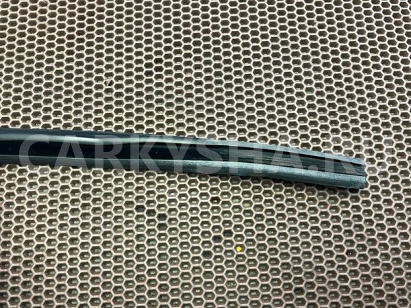 Уплотнитель стекла двери BMW 5er 