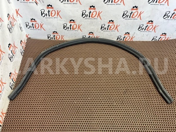 Уплотнитель капота BMW X3 