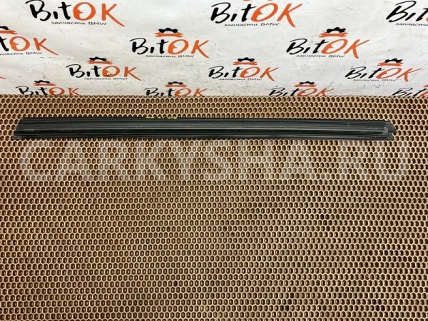 Уплотнитель стекла двери BMW 5er 