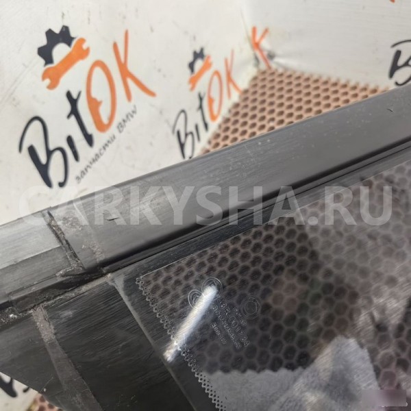 Стекло форточка BMW X1 