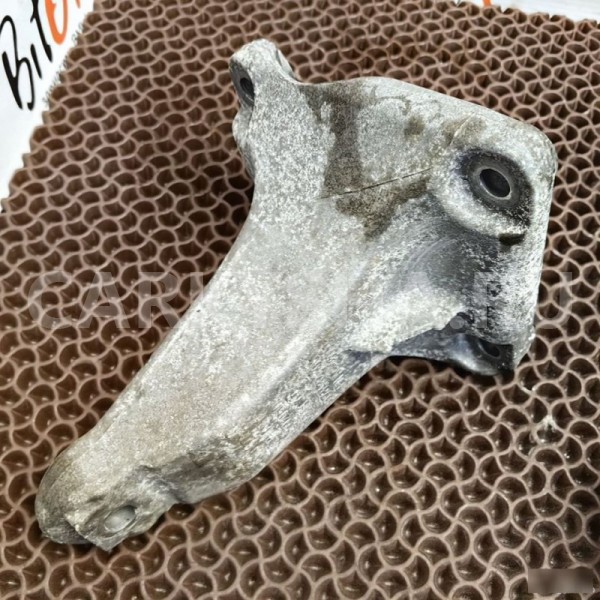 Кронштейн двигателя BMW X3 