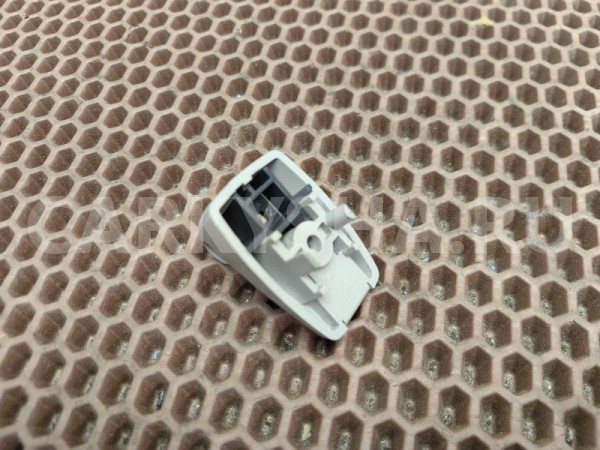 Крепление солнцезащитного козырька BMW X1 