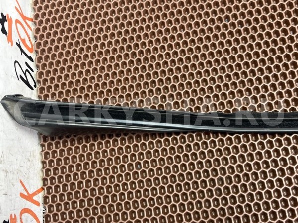 Уплотнитель двери BMW X5 