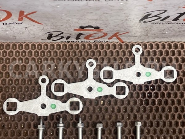 Скобы-кронштейны топливных форсунок BMW X5 