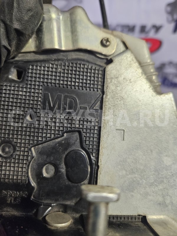 Замок боковой двери Toyota Prius 