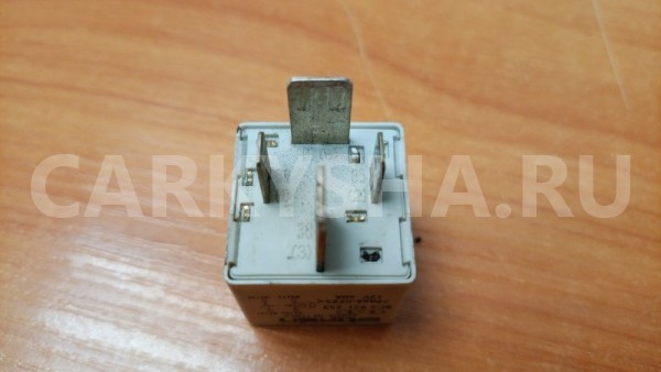 Реле вентилятора №370 Volkswagen Passat B5.5 ALZ Volkswagen Passat оригинальный номер 8D0951253