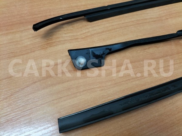 Молдинг (накладка) крышки багажника комплект Toyota Carina оригинальный номер 7582720020