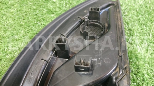 Крышка зеркала внутренняя левая Mercedes-Benz Mercedes-Benz M-klasse оригинальный номер A1647201770