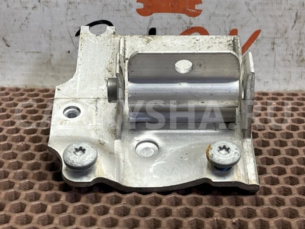 Кронштейн радиатора BMW 5er 