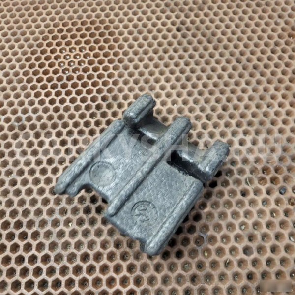 Пенопласт уплотнитель крыла BMW 5er 