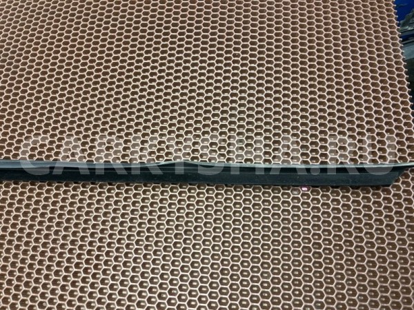 Уплотнитель стекла двери BMW X5 