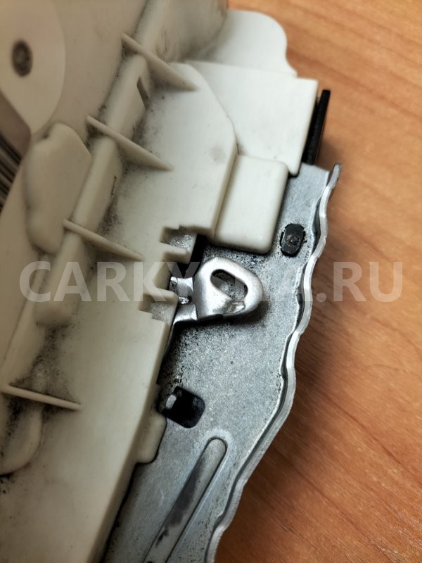 Замок двери задний левый Volkswagen Polo MK5 CGGB Volkswagen Polo оригинальный номер 5K4839015