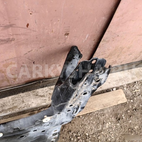 Подрамник BMW X1 