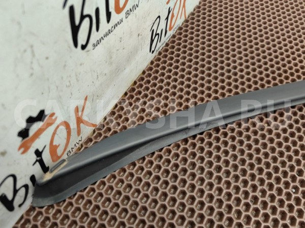 Молдинг стекла BMW X1 