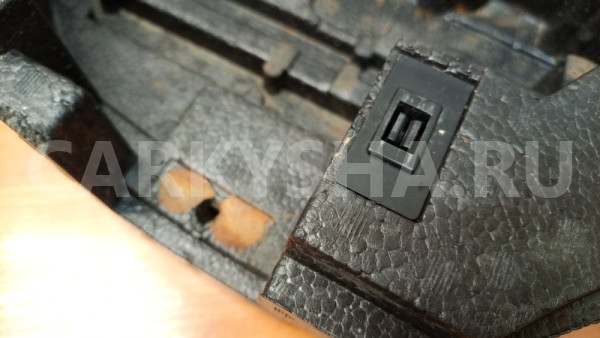 Ящик для инструментов (органайзер) правый Mitsubishi i оригинальный номер MR996002