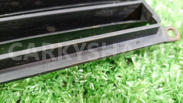 Решетка в передний бампер левая Mitsubishi Mitsubishi i оригинальный номер MR971597