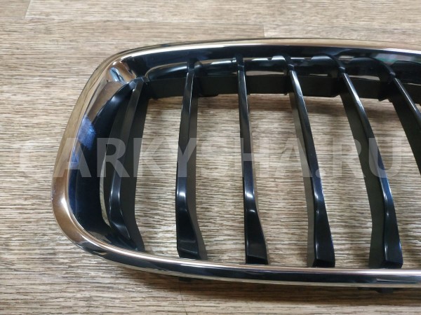 Решетка радиатора правая BMW 4er оригинальный номер 51137294818