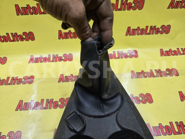 Консоль КПП Renault Sandero 