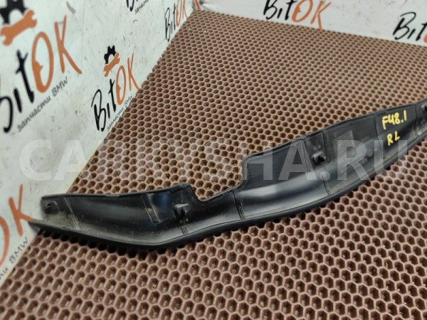 Уплотнитель стыка двери BMW X1 