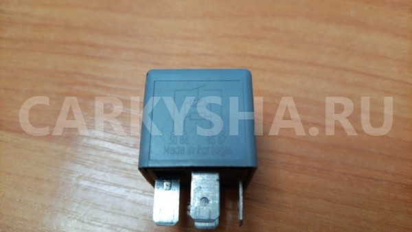 Реле вентилятора №373 Volkswagen Passat B5.5 ALZ Volkswagen Passat оригинальный номер 4D0951253A