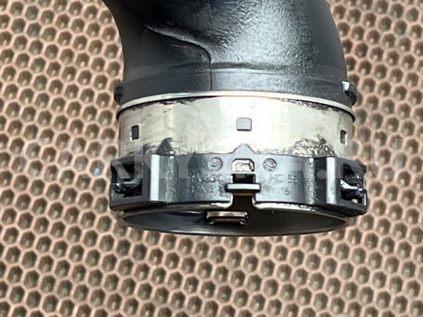 Патрубок интеркулера BMW 7er 