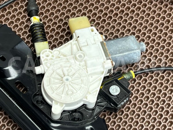 Стеклоподъемник двери BMW 7er 