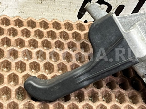 Крюк замка капота BMW X1 