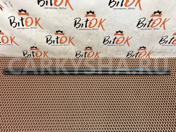 Уплотнитель шахты стекла двери BMW X3 