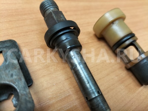 Форсунка инжекторная механическая Mercedes-Benz Mercedes-Benz W124 