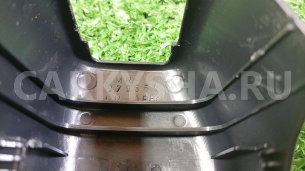 Заглушка полозьев сиденья передняя левая Mitsubishi i оригинальный номер MR979559